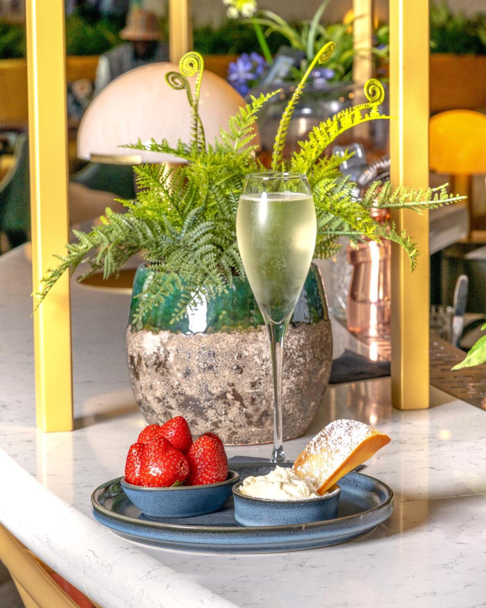 Doubletree By Hilton London Chelsea Hotel Eksteriør billede